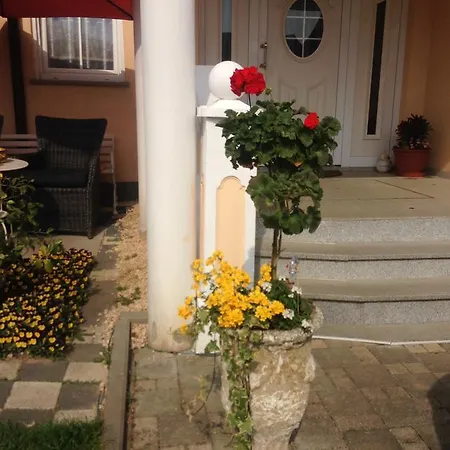 Gaestehaus Tante Tienchen 7 Minuten Zu Fuss Zum Europa Park , Kostenloses Parkplatzticket Rulantica ,alle Unsere Haben Einen Balkon Πανσιόν
