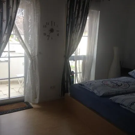 Gaestehaus Tante Tienchen 7 Minuten Zu Fuss Zum Europa Park , Kostenloses Parkplatzticket Rulantica ,alle Unsere Haben Einen Balkon